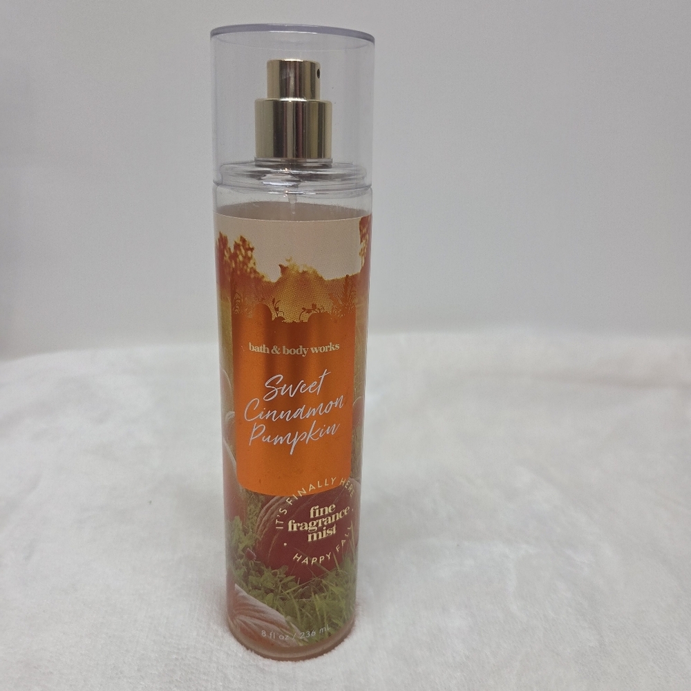 Bath and Body Works SWEET CINNAMON PUMPKIN Mist ~ 8 fl.oz - Picture 1 of 5